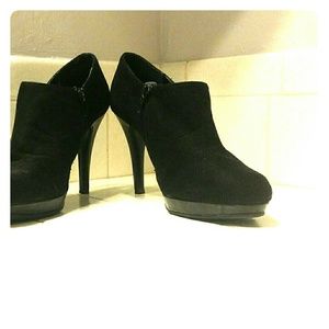 IMPO Black Heels